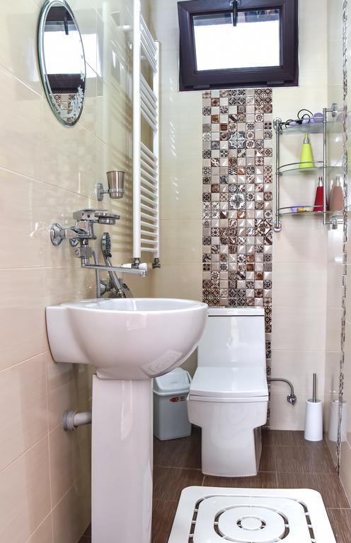Sofia Hotel Kutaisi Ngoại thất bức ảnh